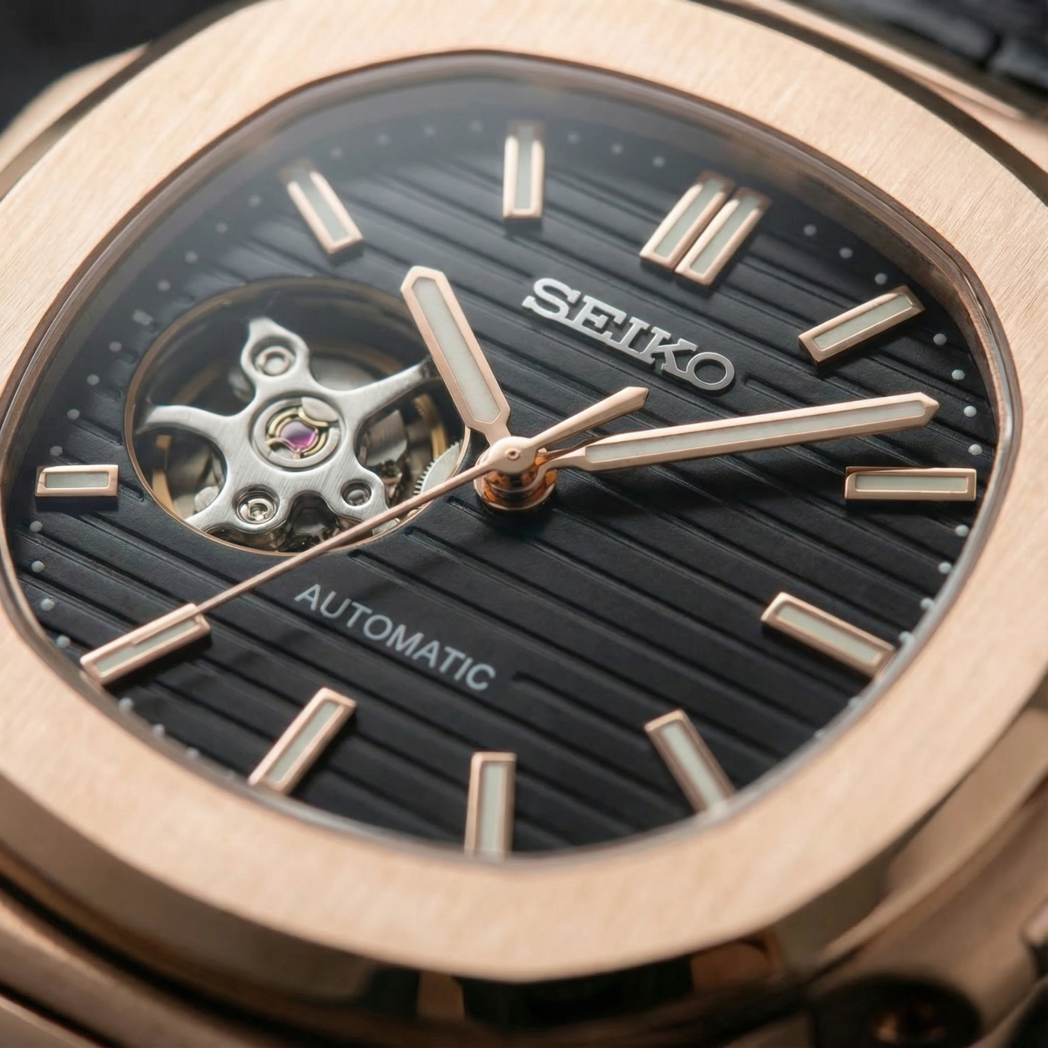 Nautiko - Rose Gold Black Leather