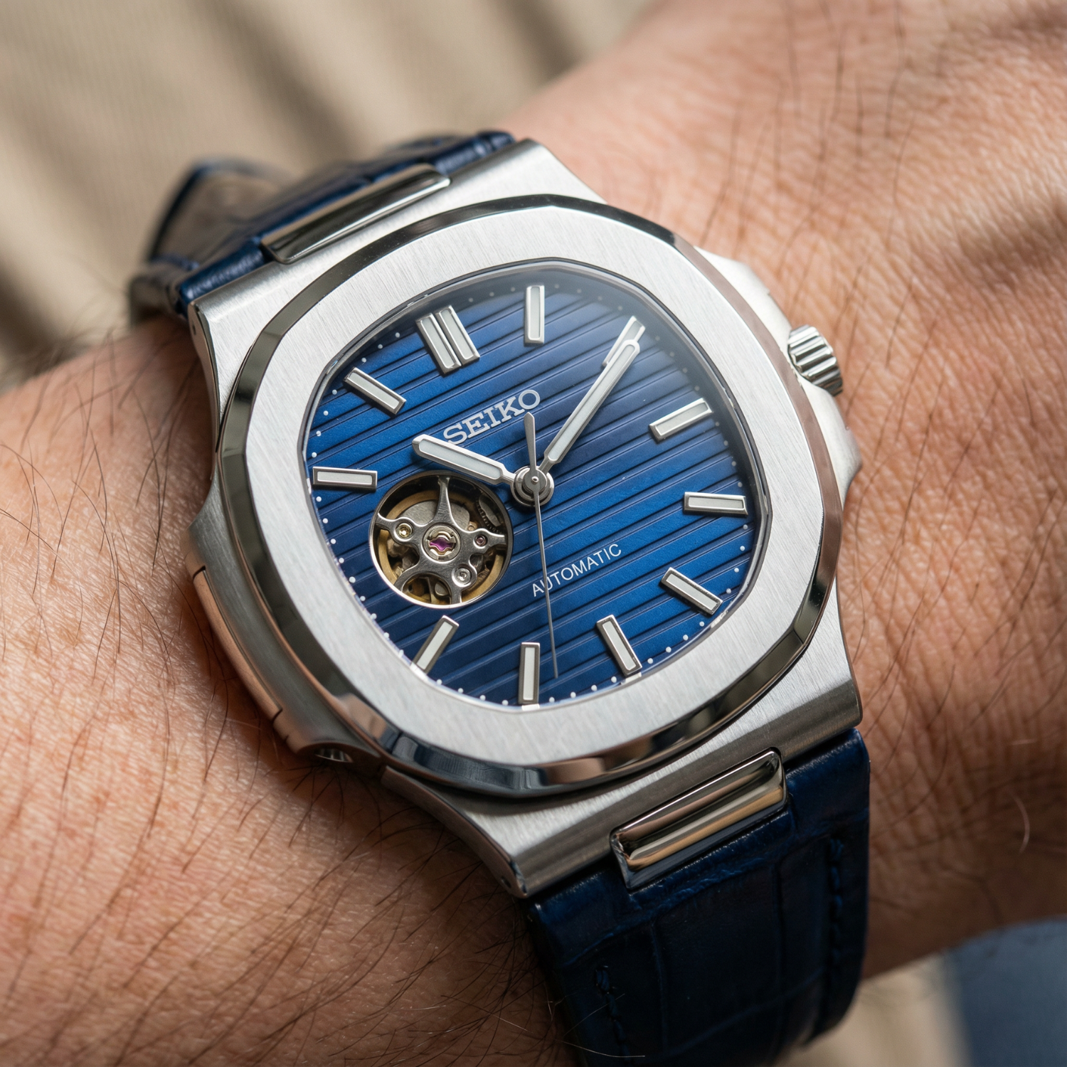 Nautiko - Blue Leather Open Movement