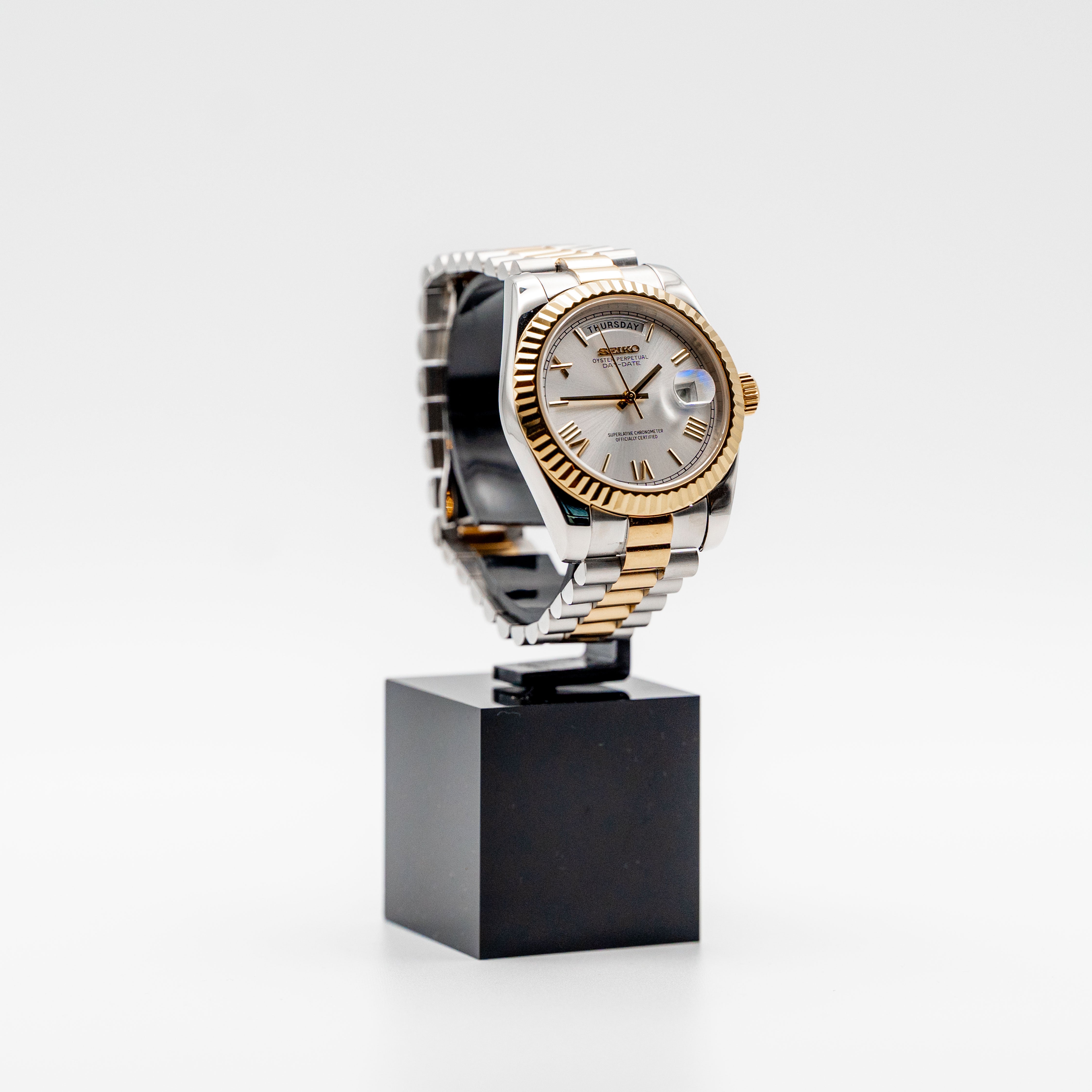 SeikoDate - Roman Silver Gold